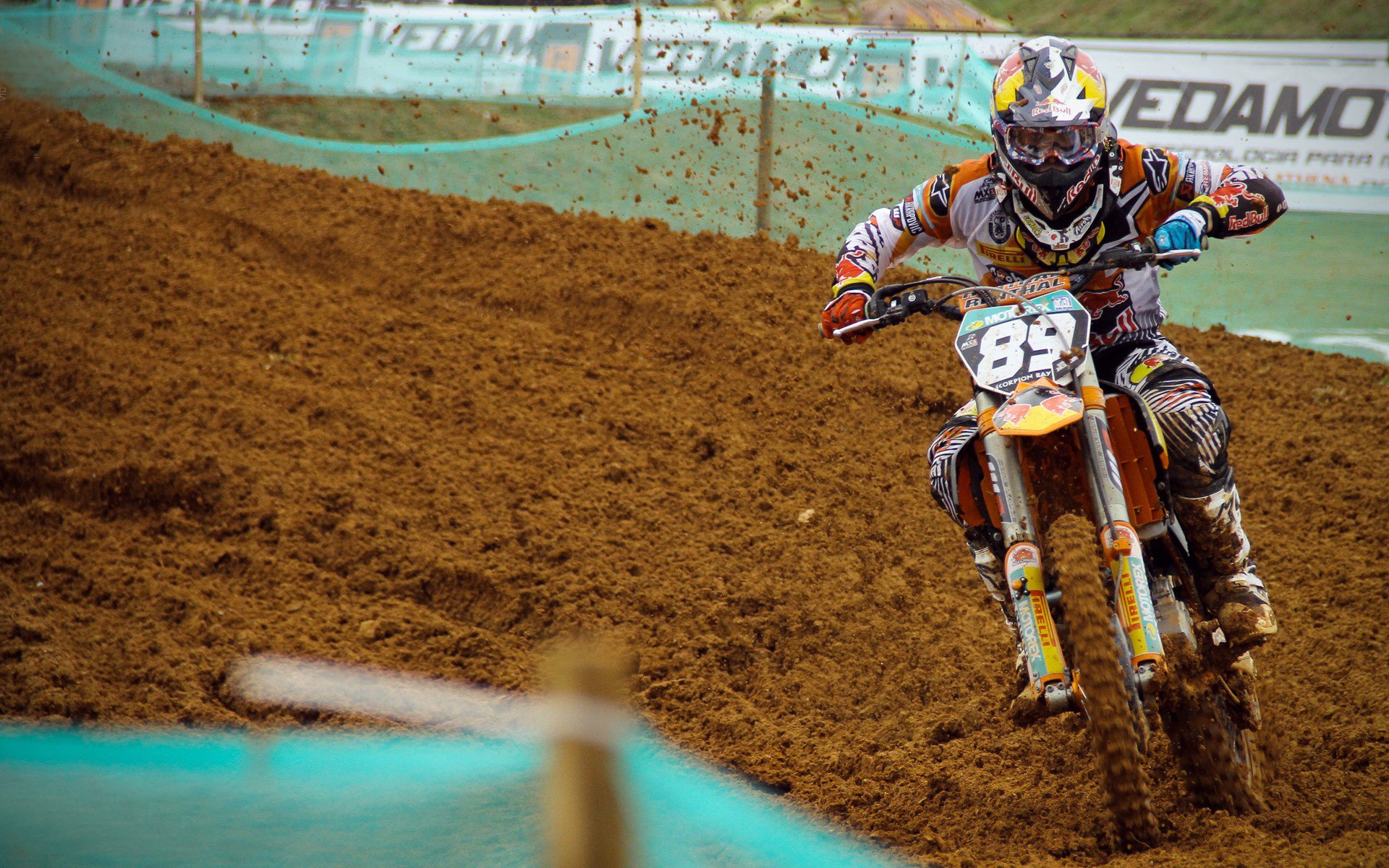 多人障碍跑挑战，锻炼体力与反应能力，障碍跑要领